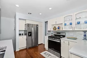 8315 Parkside Ave, Morton Grove, IL 60053 - Photo 11