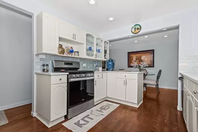 8315 Parkside Avenue, Morton Grove, IL 60053 - Photo 9