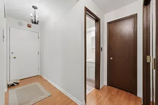 2500 Windsor Mall, Park Ridge, IL 60068 - Photo 21