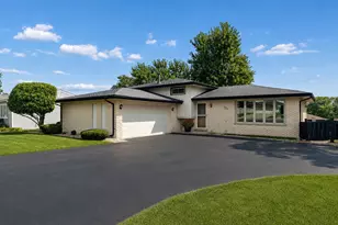 9801 S 88th Ave, Palos Hills, IL 60465 - Photo 1