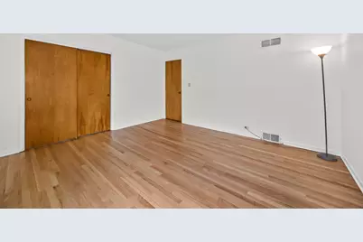 4720 Washington Street #C, Skokie, IL 60076 - Photo 7