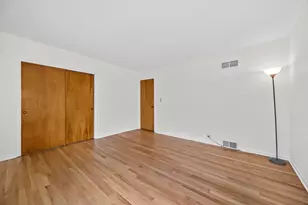 4720 Washington St, Skokie, IL 60076 - Photo 7