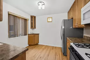 4720 Washington St, Skokie, IL 60076 - Photo 5