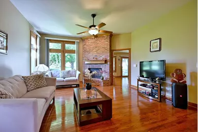 712 Brighton Drive, Sugar Grove, IL 60554 - Photo 5