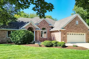 712 Brighton Dr, Sugar Grove, IL 60554 - Photo 3