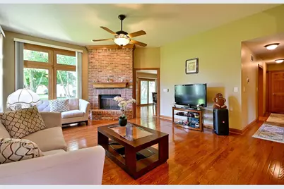712 Brighton Drive, Sugar Grove, IL 60554 - Photo 7