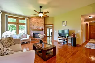 712 Brighton Dr, Sugar Grove, IL 60554 - Photo 7