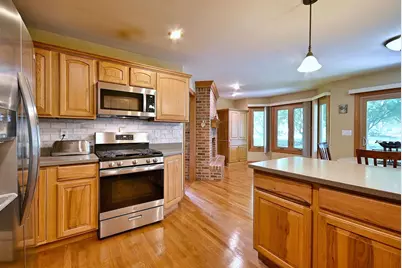 712 Brighton Drive, Sugar Grove, IL 60554 - Photo 15