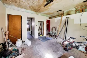 10713 S Champlain Ave, Chicago, IL 60628 - Photo 5