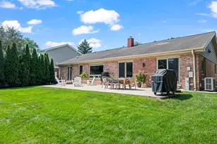 609 N Carlyle Ln, Arlington Heights, IL 60004 - Photo 35