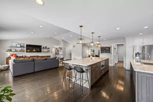 609 N Carlyle Ln, Arlington Heights, IL 60004 - Photo 19