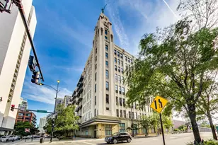 758 N Larrabee St, Chicago, IL 60654 - Photo 1