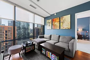 240 E Illinois St, Chicago, IL 60611 - Photo 11