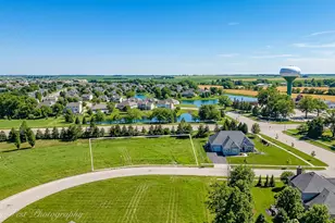 1718 Ellsworth Dr, Sycamore, IL 60178 - Photo 3