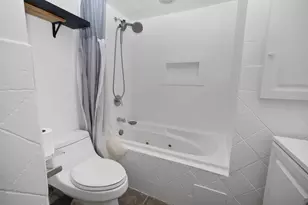 9332 Landings Ln, Des Plaines, IL 60016 - Photo 25
