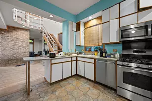 2137 W Moffat St, Chicago, IL 60647 - Photo 5