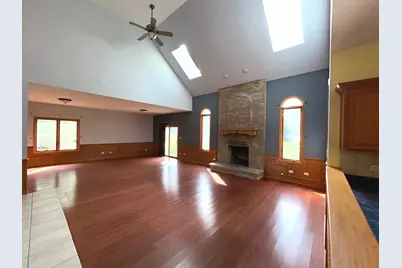 1575 Benton Street, Crete, IL 60417 - Photo 7