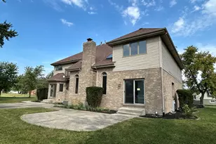 1575 Benton St, Crete, IL 60417 - Photo 5