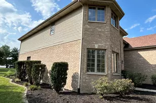 1575 Benton St, Crete, IL 60417 - Photo 3