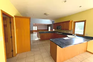 1575 Benton St, Crete, IL 60417 - Photo 9