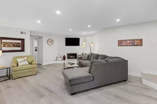 7970 Garfield Ave, Burr Ridge, IL 60527 - Photo 3