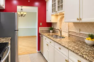 201 Thames Pkwy, Park Ridge, IL 60068 - Photo 7