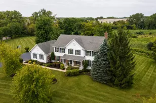 27517 E Savannah Trail, Lake Barrington, IL 60010 - Photo 3
