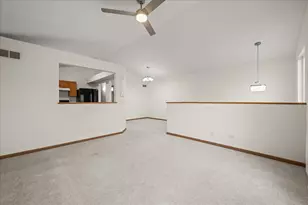1637 Linden Park Ln, Aurora, IL 60504 - Photo 5