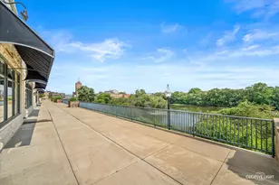 160 S River St, Aurora, IL 60506 - Photo 15