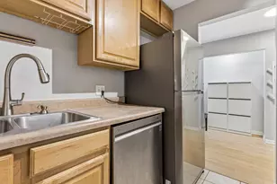 445 Sherman Ave, Evanston, IL 60202 - Photo 9