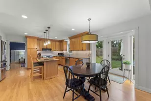 1725 Maple Leaf Ct, Wheaton, IL 60187 - Photo 7