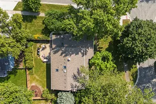 1725 Maple Leaf Ct, Wheaton, IL 60187 - Photo 37
