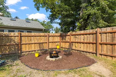 1725 Maple Leaf Court, Wheaton, IL 60187 - Photo 35