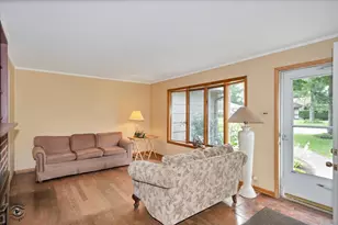 324 Marquette St, Park Forest, IL 60466 - Photo 3