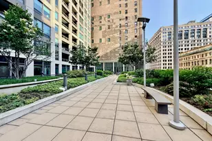 130 N Garland Ct, Chicago, IL 60602 - Photo 35