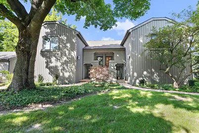 25 Shoreline Road #B, Lake Barrington, IL 60010 - Photo 1