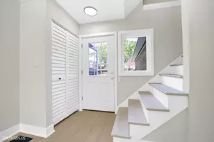 17W747 Standish Ln, Villa Park, IL 60181 - Photo 17