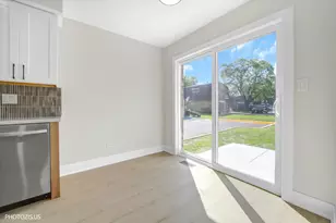 17W747 Standish Ln, Villa Park, IL 60181 - Photo 11