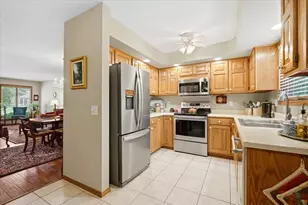 125 Manor Cir, Bloomington, IL 61704 - Photo 17