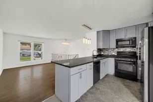 310 McKool Ave, Romeoville, IL 60446 - Photo 7