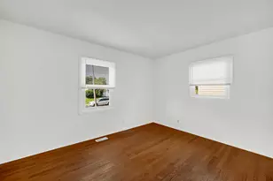 310 McKool Ave, Romeoville, IL 60446 - Photo 9