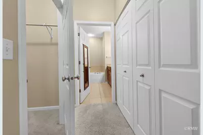 981 Oak Ridge Boulevard, Elgin, IL 60120 - Photo 17