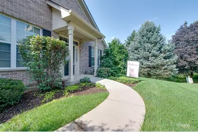 981 Oak Ridge Boulevard, Elgin, IL 60120 - Photo 3