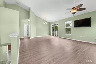 981 Oak Ridge Blvd, Elgin, IL 60120 - Photo 5