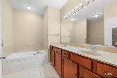 981 Oak Ridge Boulevard, Elgin, IL 60120 - Photo 19