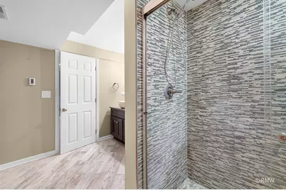 981 Oak Ridge Boulevard, Elgin, IL 60120 - Photo 31
