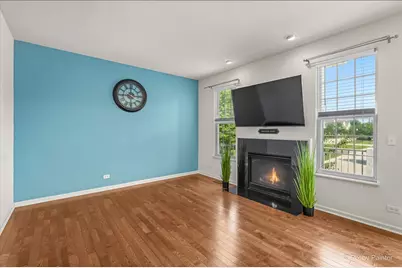 1005 Alberta Road, Elgin, IL 60124 - Photo 13