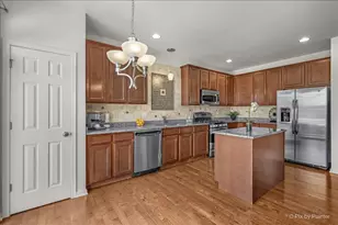 1005 Alberta Rd, Elgin, IL 60124 - Photo 15