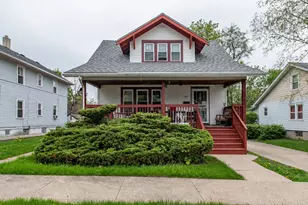 586 Sunderlin St, Waukegan, IL 60085 - Photo 1
