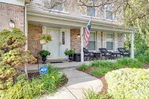 729 Cutters Mill Ct, Schaumburg, IL 60194 - Photo 3